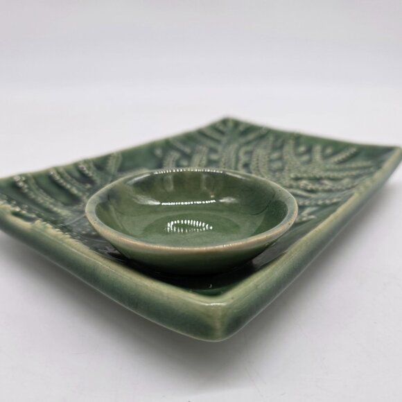 Hoening Maui Ceramic Fish Motif Sushi Platter & Soy Sauce Bowl Embossed Leaves - Picture 4 of 6